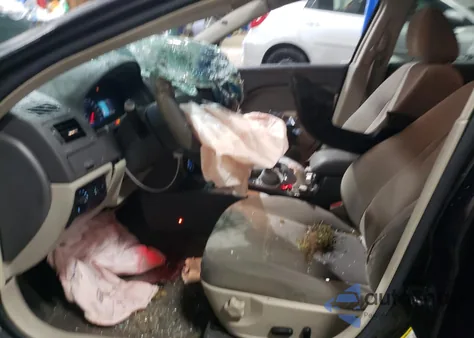 2010 Ford Fusion Hybrid z USA, uszkodzony, nr VIN 3FADP0L36AR379449